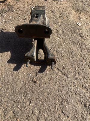 Gearbox mounting Toyota auris 2008 model