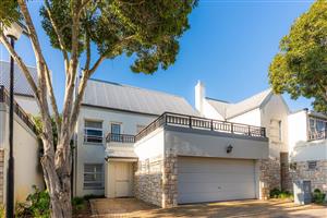 Townhouse For Sale in Royal Ascot