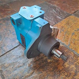 Eaton Pump VTM42 (Power steering pump)