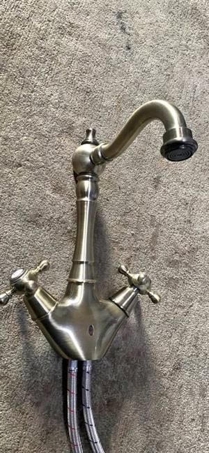 Rossco tap  280 Steve Biko road  Gezina  PTA  calls  