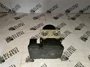 Now for sale: Range Rover Evoque ABS pump – Used