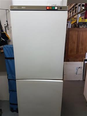AEG FRIDGE