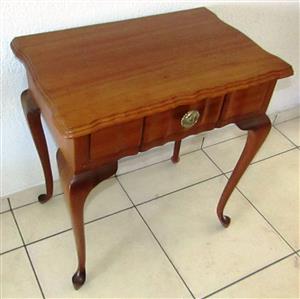 Small Queen Anne Style Solid Wood Side Table