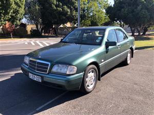 1996 Mersedes C220    auto with service history