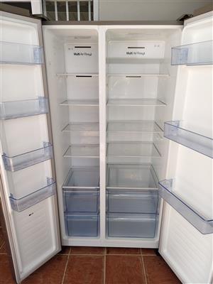 Hisense 543L side by side / double door fridge freezer.