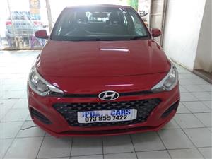 2018 Hyundai i20 1.2 Automatic 92000km Petrol Full service history  Maroon color  