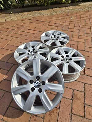 Polo oem rims