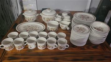 75 piece 1975 cutlery 