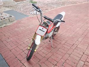 125cc conti pitbike. Small wheels. Perfect for kids. Good condition