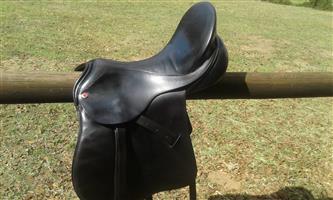 Albion Saddle