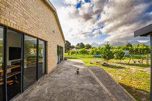 House For Sale in Grabouw Rural