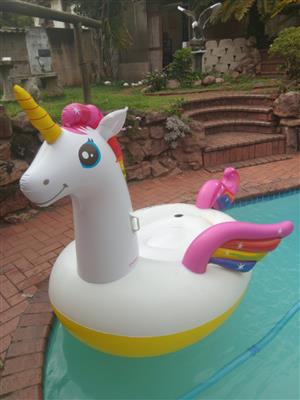Large Unicorn pool floater