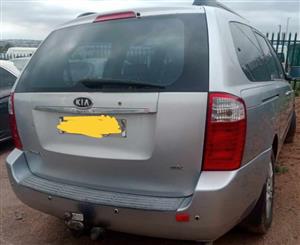 Kia Sedona Breaking-Down for Parts
