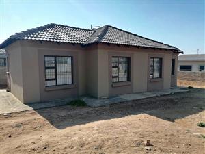 3 bedroom 2 bathroom house available for rent in Bendor