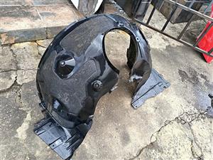 MINI COOPER F60 COUNTRYMAN LEFT SIDE FENDER LINER AVAILABLE FOR SALE IN IMMACULATE CONDITION