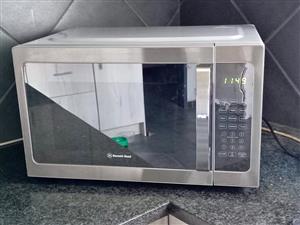 Bennett Read 42L Microwave
