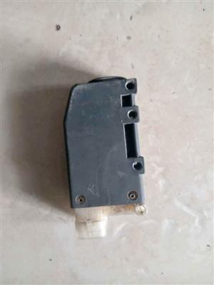 Opel corsa lite central locking mechanism selling for r250