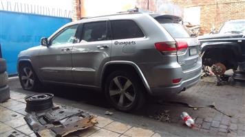 🚘 Jeep Grand Cherokee 3.0 CRD 2014 WK2 – Breaking for Body Parts  