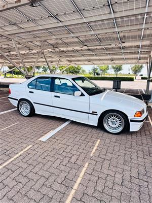 BMW E36 328i AUTO