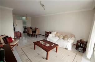 Apartment For Sale in Benmore