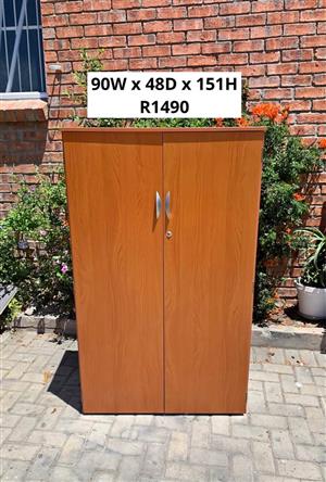 LOCKABLE OFFICE FILING STORAGE CUPBOARD