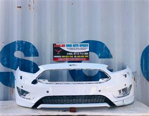 Ford Focus facelift front bumper with bumper grill and bumper trimming (12-18)