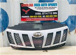 Mahindra XUV 500 radiator grill (no badge) (2011-2015)