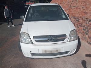 opel mariva stripping for spares and body parts 