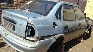 Opel corsa 1.6 spares