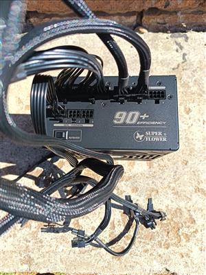 Super Flower SF-550F14MT Leadex 550W 80 Plus Silver Certified Fully Modular PSU