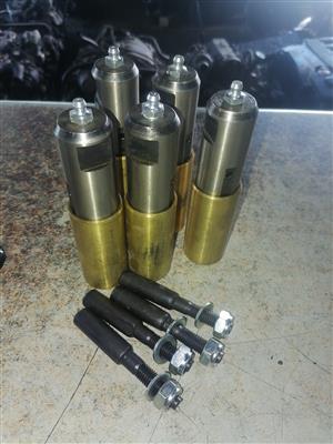 Bull nose new king pins with bushes for sale