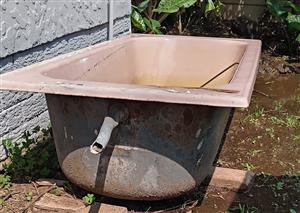 Second Hand Pink Ceramic bath tub