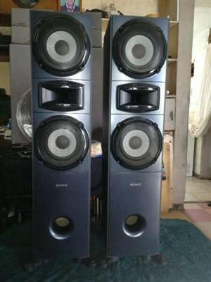 BEAUTIFUL SONY SURROUND SPEAKERS