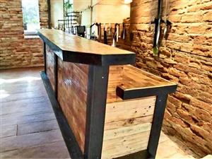 Compact Bar Counter Design for Small Spaces