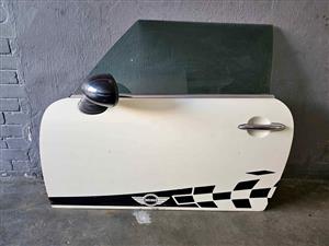 MINI COOPER DOOR - FRONT LEFT 2010