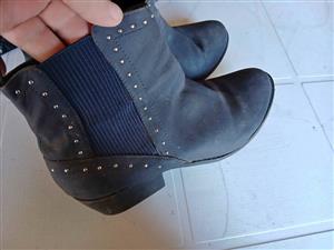 Shoes sizes 6 or 7