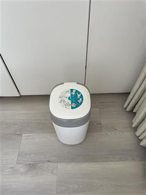 Tommee Tippee Twist And Click Advanced Nappy Bin Eco-friendlier Grey