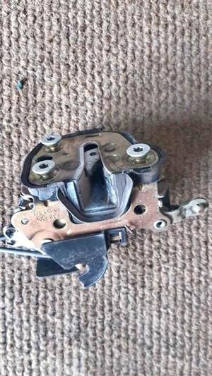 Opel Corsa Lite LHS door lock actuator selling