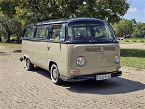 1969 VW Kombi Lowlight Deluxe
