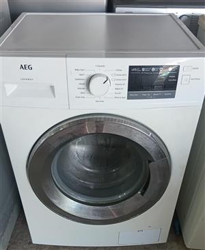 Washing machine for Sale.