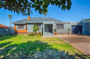 House For Sale in Discovery