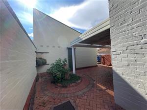 3-bedroom Townhouse for Sale in Westdene