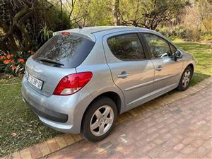 2012 Peugeot 2012 2012 Peugeot 207 very clean