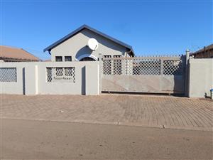 Stunning and neat 2 bedrooms home in Soshanguve