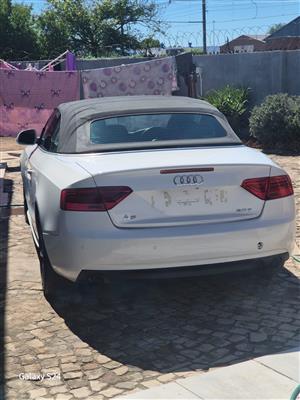 2012 audi A5 2lt turbo cabriolet white in colour