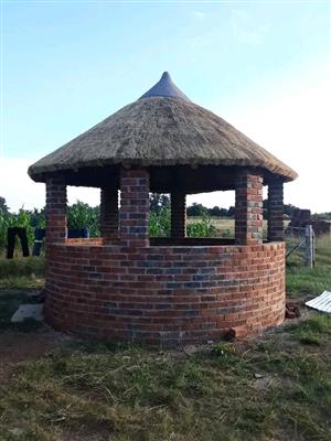 Edwinar lapa and Thatch roofing 