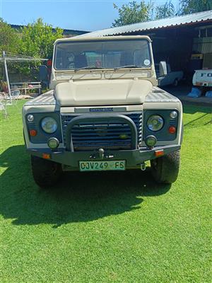 Land Rover defender Td5. Pick up 2001. Start.Needs some tlc.