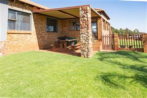 Serene Farm Living in Bothas Geluk, Nigel - 4-Bedroom Family Home with Modern Amenities