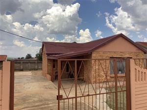 4-Bedroom, 2-Bathroom Family Home in Promosa