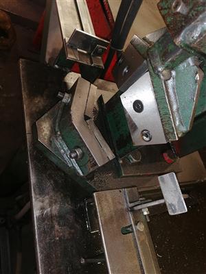 Palisade forming line